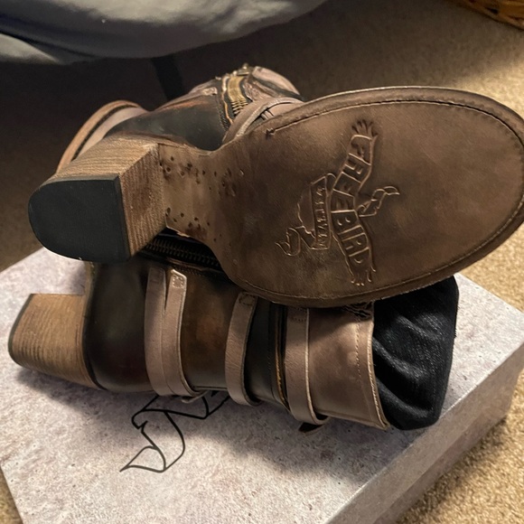 Brand new! Freebird, baker boots - Picture 4 of 6